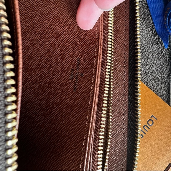 LOUIS VUITTON MONOGRAM ZIPPY WALLET LONG - Picture 9 of 12